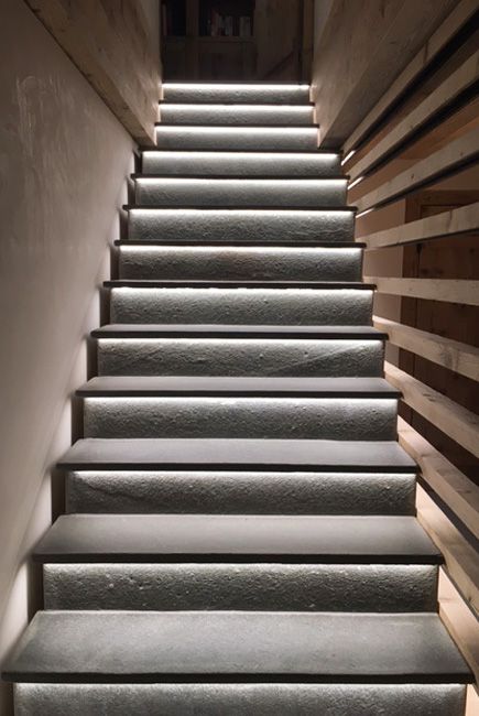 Réalisation d'un escalier avec carrelages grand format