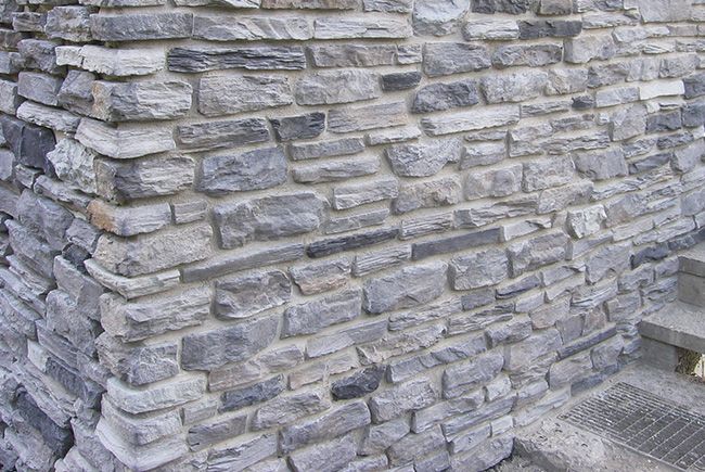 Réalisation d'un mur extérieur en pierres naturelles